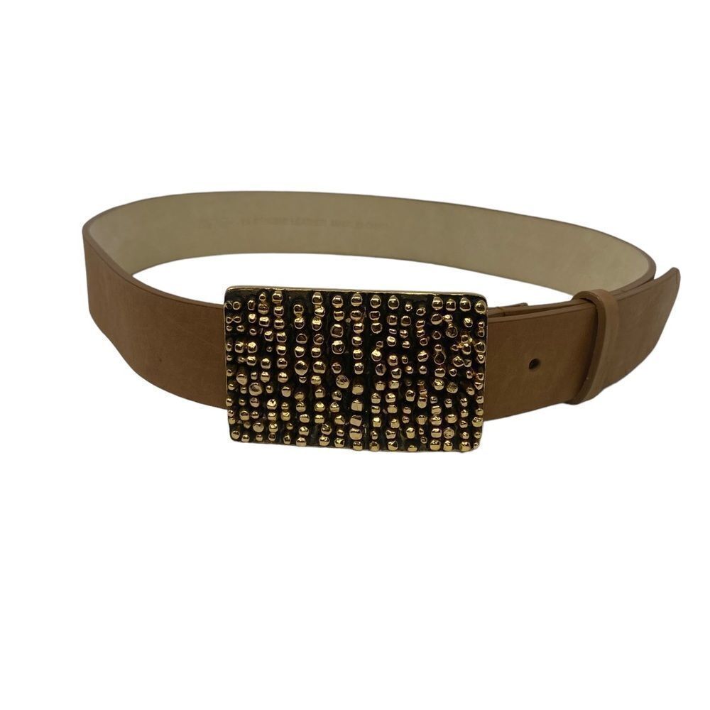 Tre Vero leather belt textured gold colored square belt buckle. Size xs
